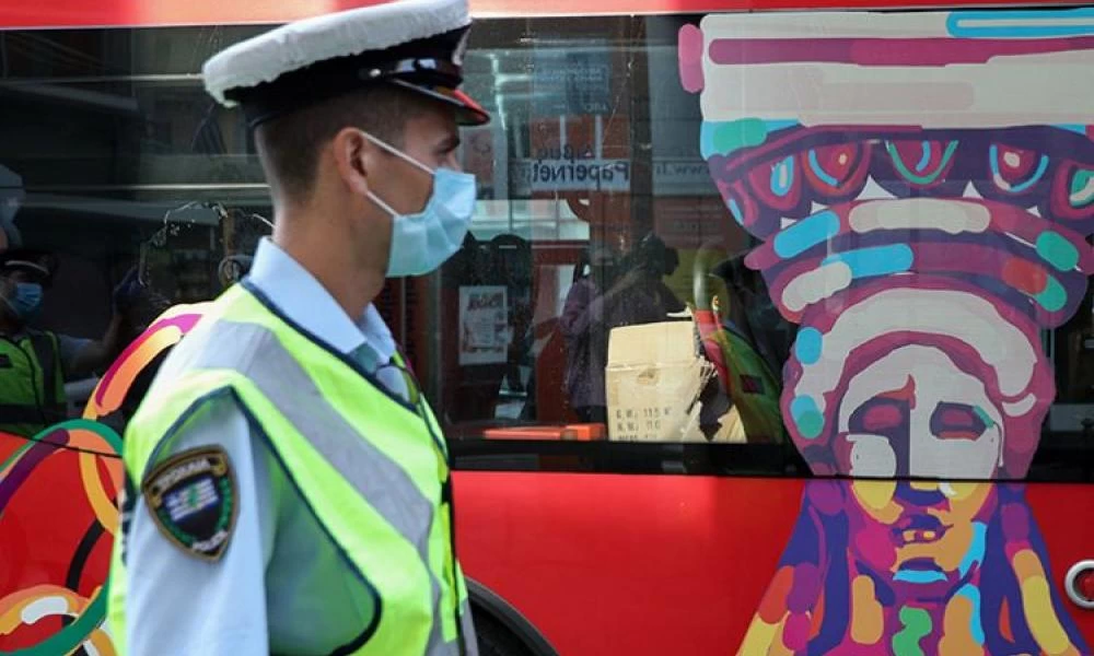 "Πέφτουν βροχή" τα πρόστιμα για μη τήρηση των μέτρων για τον κορονοϊό